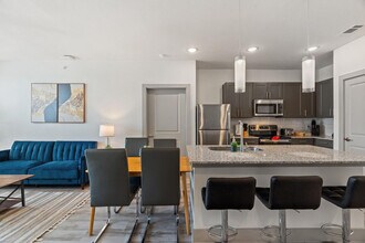 12100 1/2 Ferrystone Glen Dr in Austin, TX - Foto de edificio - Building Photo