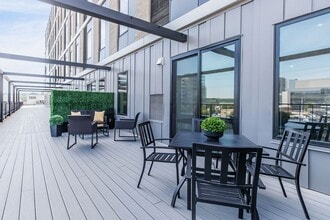 Medley in Cleveland, OH - Foto de edificio - Building Photo