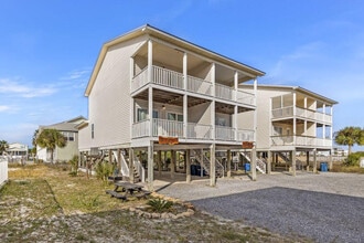 1472 W Beach Blvd in Gulf Shores, AL - Building Photo - Building Photo