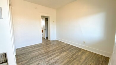 2143 Franklin Ave in San Diego, CA - Building Photo - Interior Photo