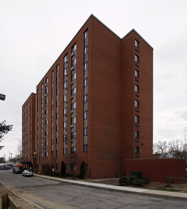 Colony House Apartments in Providence, RI - Building Photo