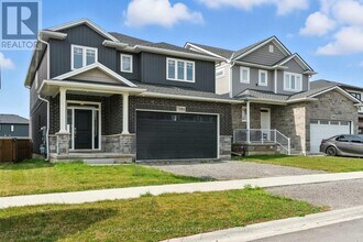 7394 Sherrilee Cres in Niagara Falls, ON - Building Photo - Building Photo