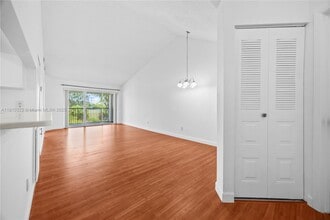 1031 Coral Club Dr in Coral Springs, FL - Building Photo - Building Photo