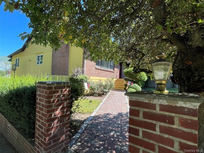 169 Old Mamaroneck Rd in White Plains, NY - Building Photo - Building Photo