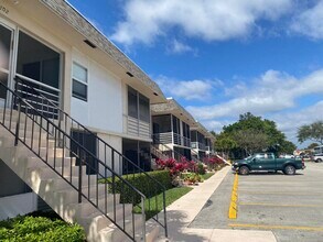 189 Stratford N in West Palm Beach, FL - Building Photo - Building Photo