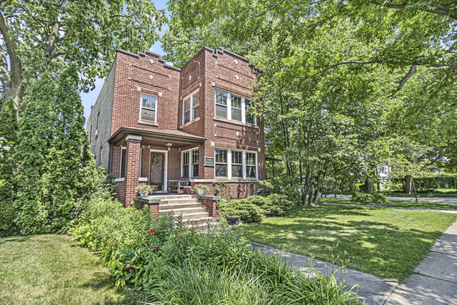 1701 Dempster St in Evanston, IL - Building Photo