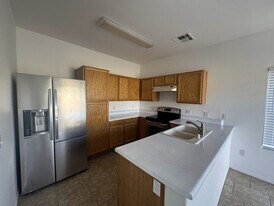 4060 E Melinda Ln in Phoenix, AZ - Building Photo