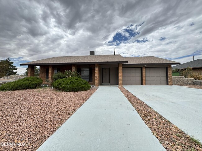 property at 701 Espolon Dr