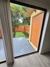 7743 Balboa St in Sunrise, FL - Foto de edificio - Building Photo