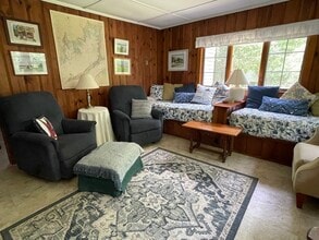7 Laurel St in Mattapoisett, MA - Building Photo - Building Photo
