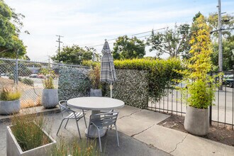 2249 Bonar St in Berkeley, CA - Foto de edificio - Building Photo