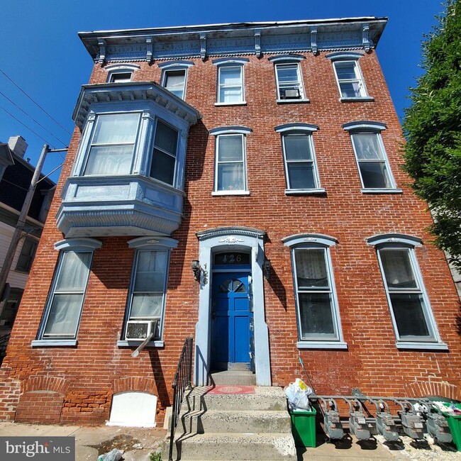 property at 126 S Queen St