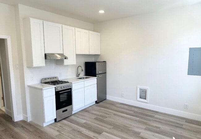 1532 S 2nd St, Unit 2F in Philadelphia, PA - Foto de edificio - Building Photo