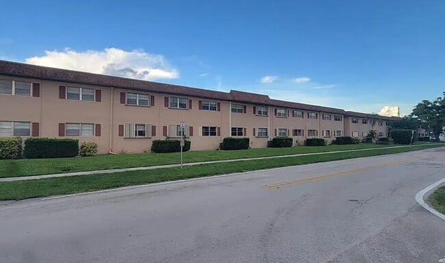 650 SW 2nd Ave in Boca Raton, FL - Building Photo - Building Photo