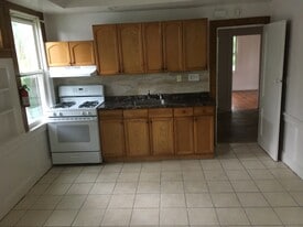 77 Durand Pl, Unit 3 in Irvington, NJ - Building Photo