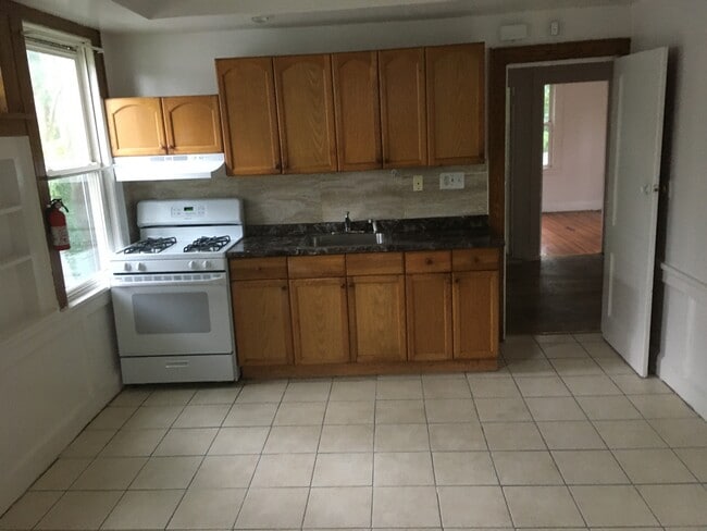 77 Durand Pl, Unit 3