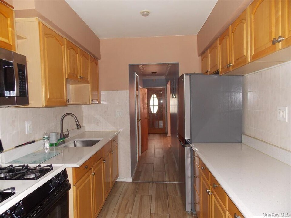 2927 Throop Ave in Bronx, NY - Building Photo