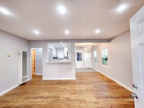 525 W Almond St in Compton, CA - Building Photo - Building Photo