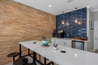 The Colony at Deerwood Apartments in Jacksonville, FL - Building Photo - Building Photo