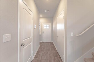 114 Mercer St in Bastrop, TX - Building Photo - Building Photo