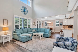 36 Firethorn Ln in Hilton Head Island, SC - Building Photo - Building Photo