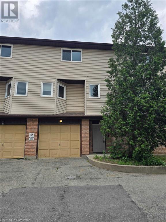 24 Bond St in Brantford, ON - Building Photo - Building Photo
