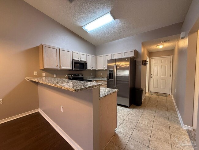 2511 Trailwood Dr in Cantonment, FL - Building Photo - Building Photo