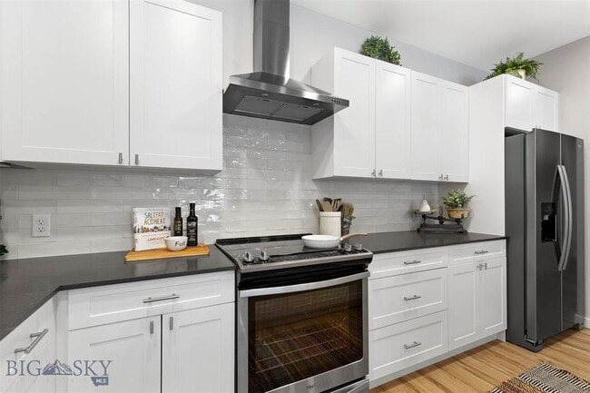 property at 2221 Willow Dr