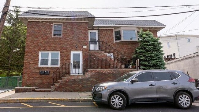 6708 Columbia Ave-Unit -#1 in North Bergen, NJ - Building Photo - Building Photo