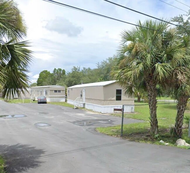 property at 1505 Goodyear Ave