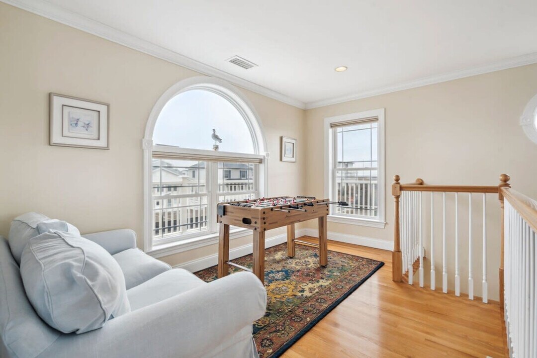 9 Lowell St in Seabrook, NH - Building Photo