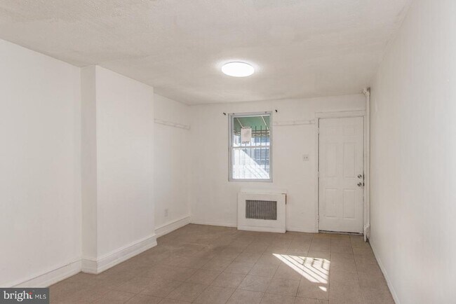 2031 Wakeling St in Philadelphia, PA - Building Photo - Building Photo