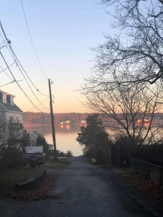 16 Cobb Ave in Kingston, MA - Foto de edificio