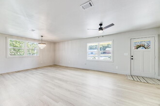 506 Forrest Ct in Crestview, FL - Building Photo - Building Photo