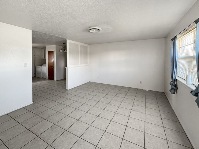 513-517 E Sunset Cir in Hobbs, NM - Building Photo - Building Photo