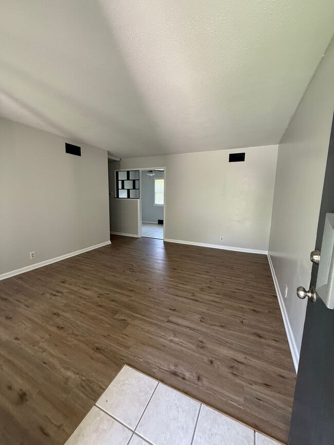 3315 S Mt Carmel Ave in Wichita, KS - Building Photo - Building Photo