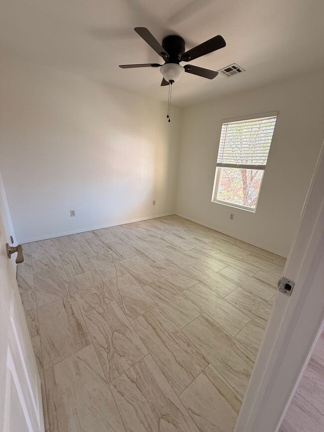 2300 Stern Dr in Las Cruces, NM - Building Photo - Building Photo