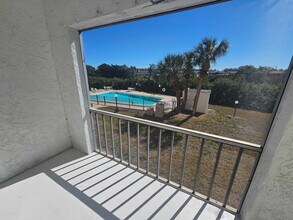 1860 Massachusetts Ave NE, Unit 216 in St. Petersburg, FL - Foto de edificio - Building Photo