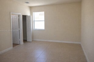 9551 SW 171st Pl in Miami, FL - Building Photo
