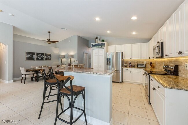 2438 Butterfly Palm Dr in Naples, FL - Building Photo - Building Photo