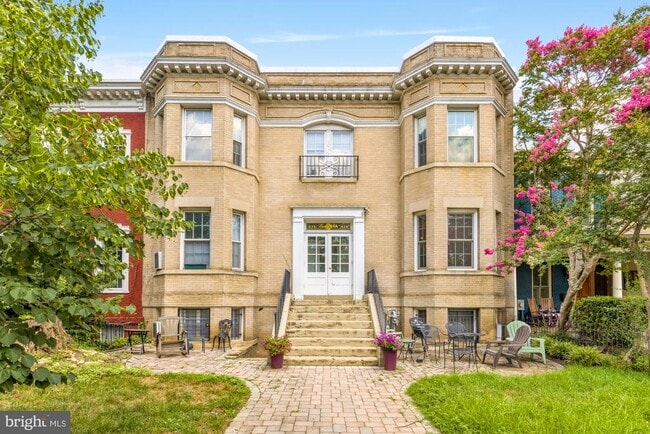 property at 634 North Carolina Ave SE