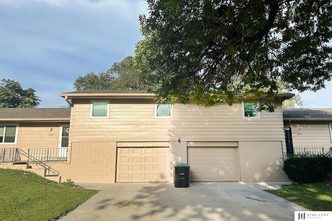 2612 S 61st Ave in Omaha, NE - Building Photo - Building Photo