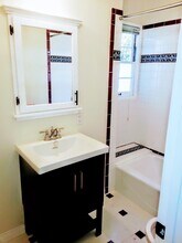 3120 Colorado Ave, Unit D in Santa Monica, CA - Building Photo - Building Photo