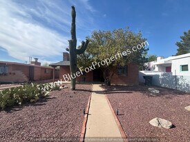 2234 E Helen St in Tucson, AZ - Building Photo