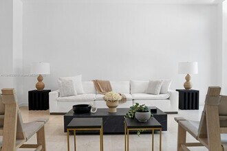 110 Venetian Way in Miami Beach, FL - Building Photo - Building Photo