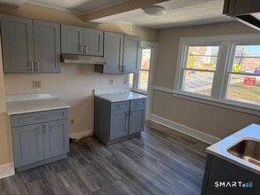 484 West St in Bristol, CT - Building Photo - Building Photo