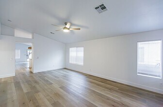 9378 Spellman Ct in Las Vegas, NV - Building Photo - Building Photo