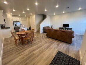 6027 S Carnelian Pkwy in Saint George, UT - Building Photo - Building Photo