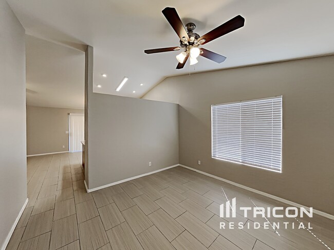 3023 W Chanute Pass in Phoenix, AZ - Foto de edificio - Building Photo