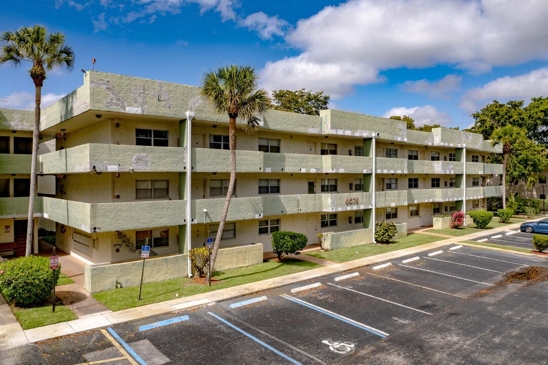 The Gardens of Sabal in Tamarac, FL - Building Photo